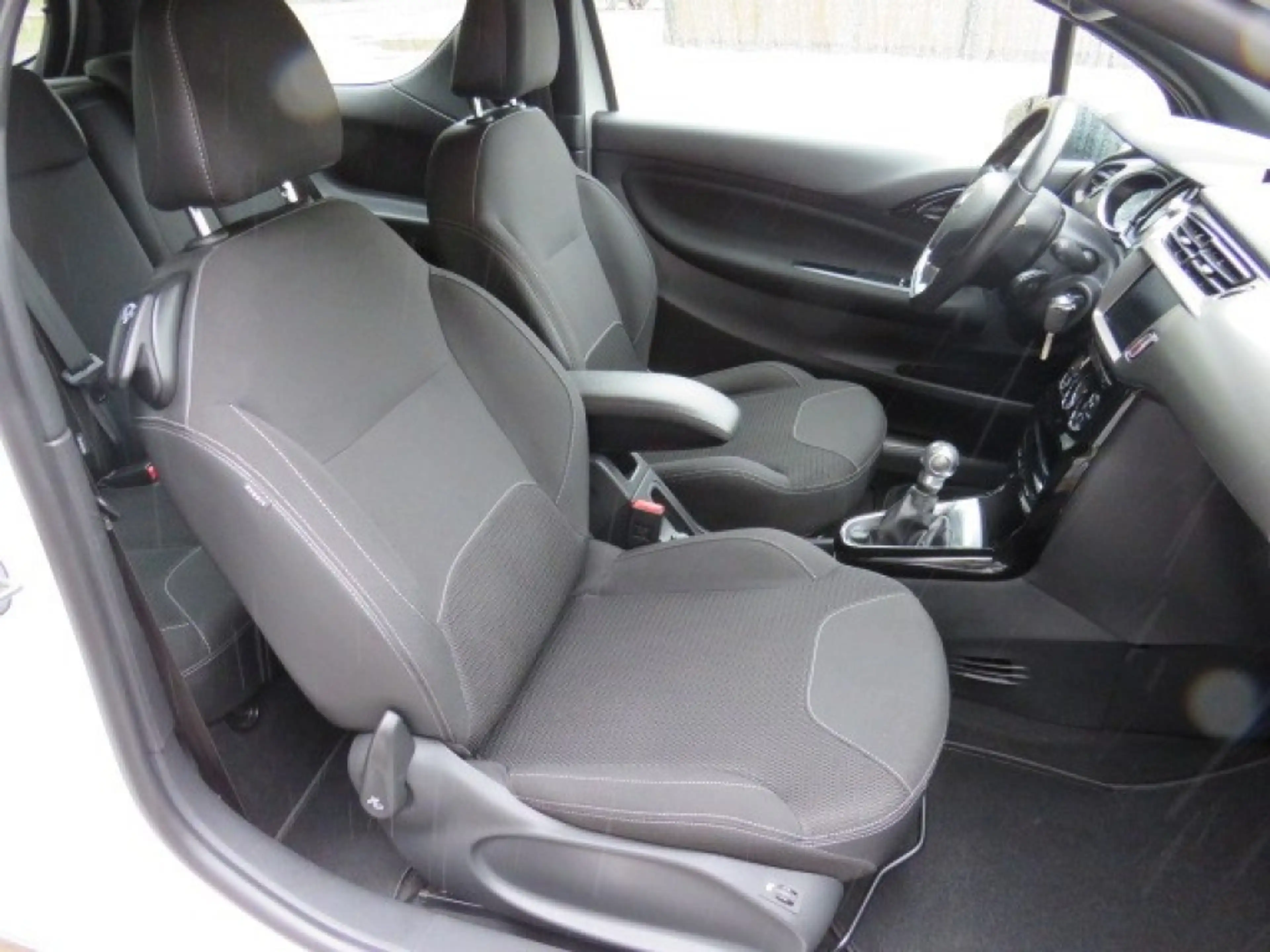 Citroen DS3 1.2 PURETECH SO CHIC — photo 13