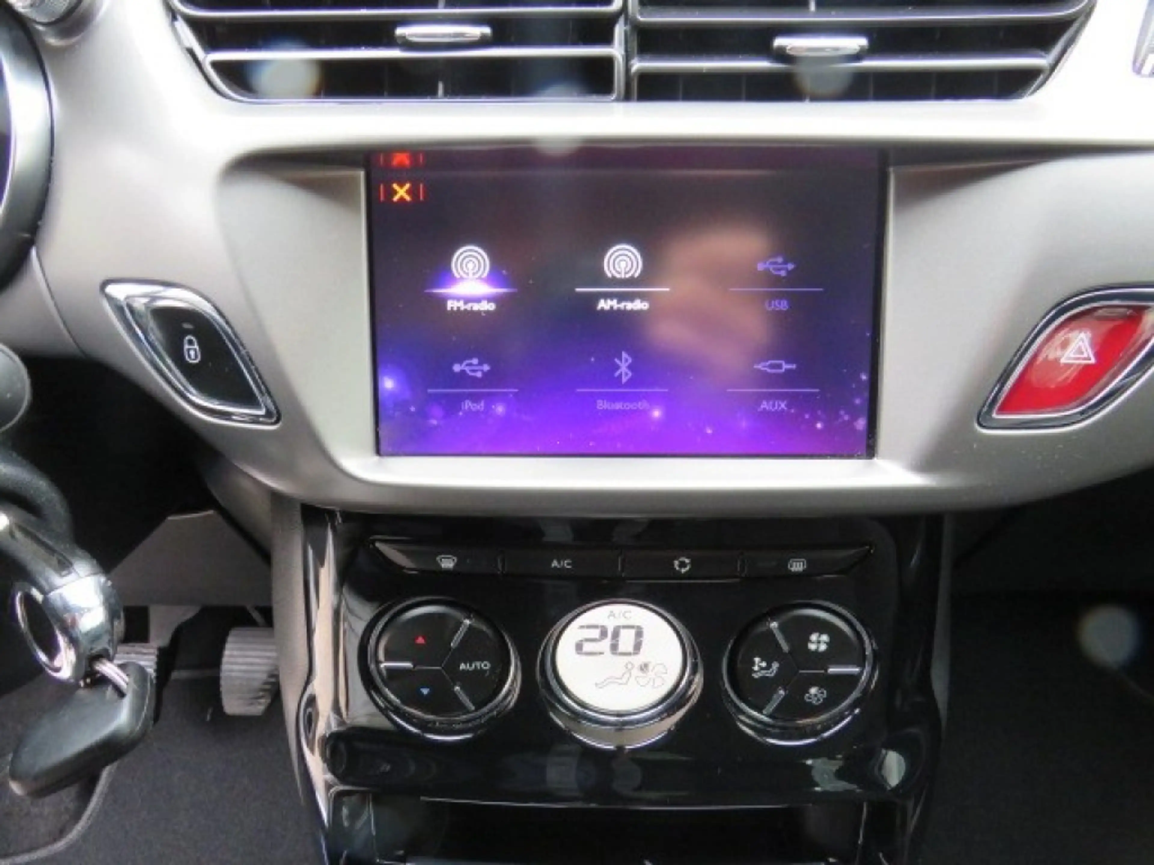 Citroen DS3 1.2 PURETECH SO CHIC — photo 12
