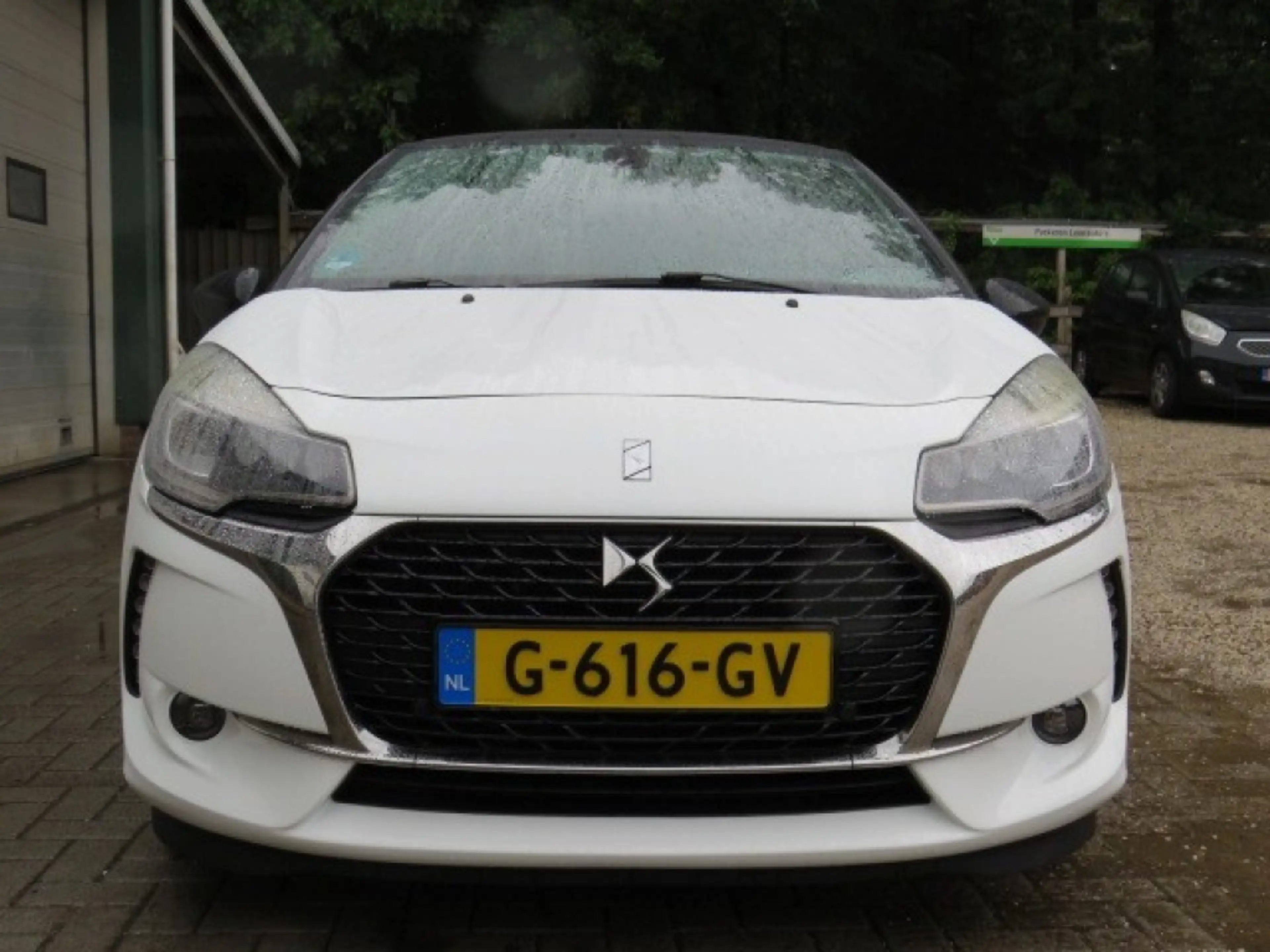 Citroen DS3 1.2 PURETECH SO CHIC — photo 2