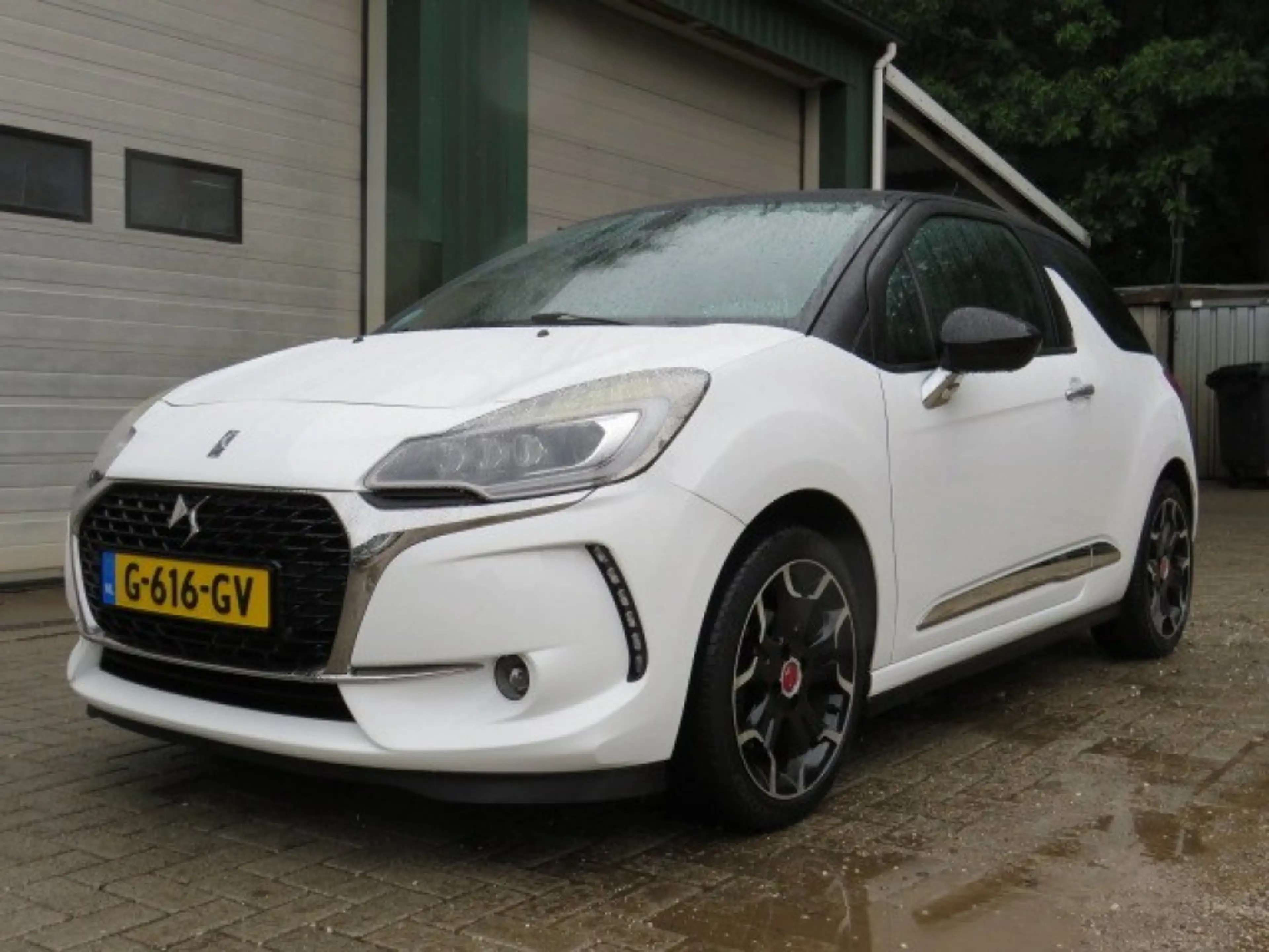 Citroen DS3 1.2 PURETECH SO CHIC — photo 3