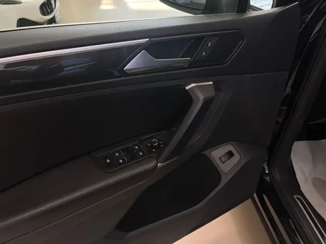 Volkswagen Tiguan view 15