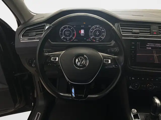 Volkswagen Tiguan view 8