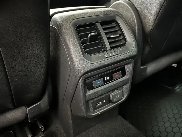 Volkswagen Tiguan view 23