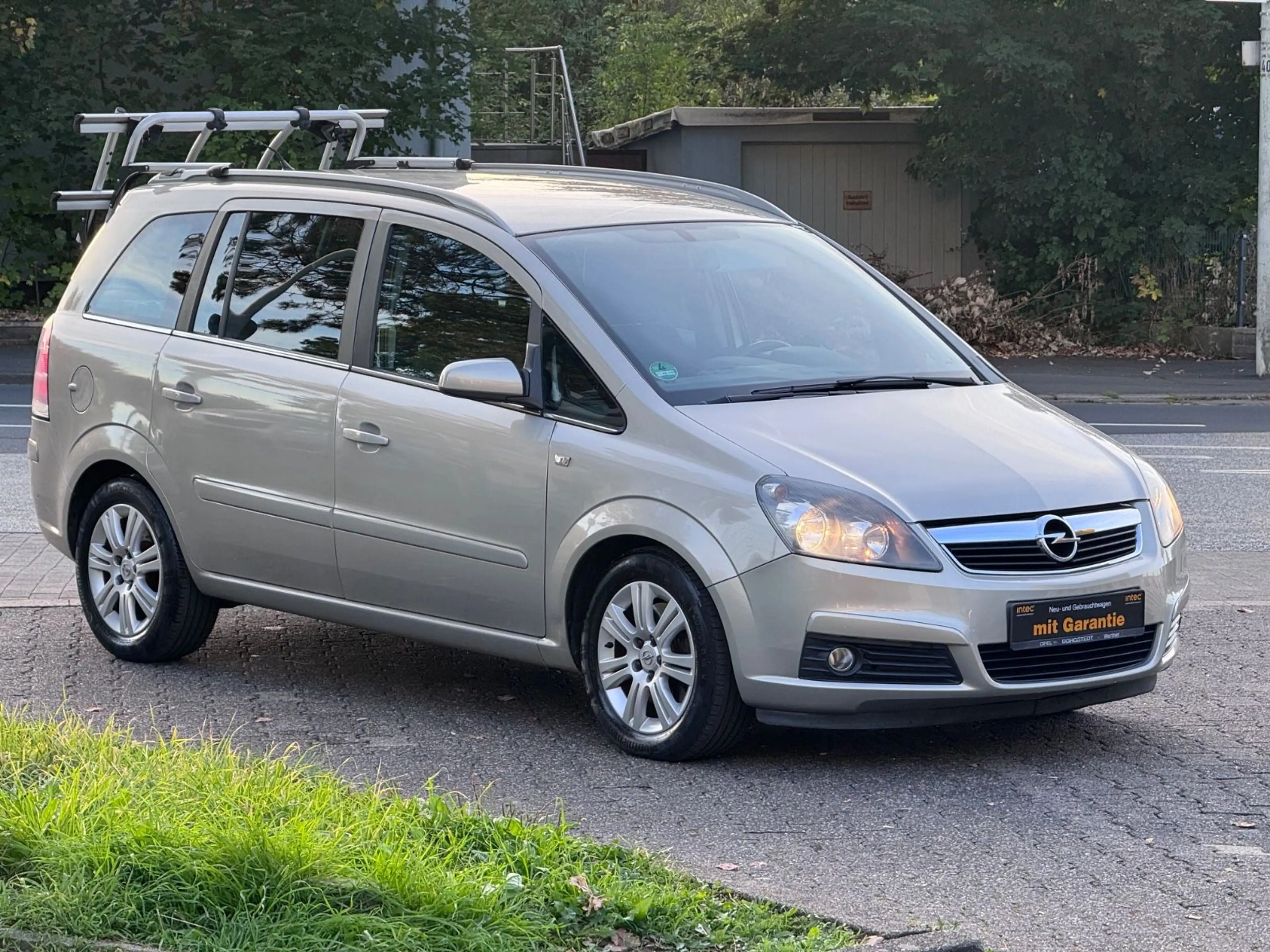 Opel Zafira 1.9 CDTI Edition 88kW 7-SITZER — photo 6