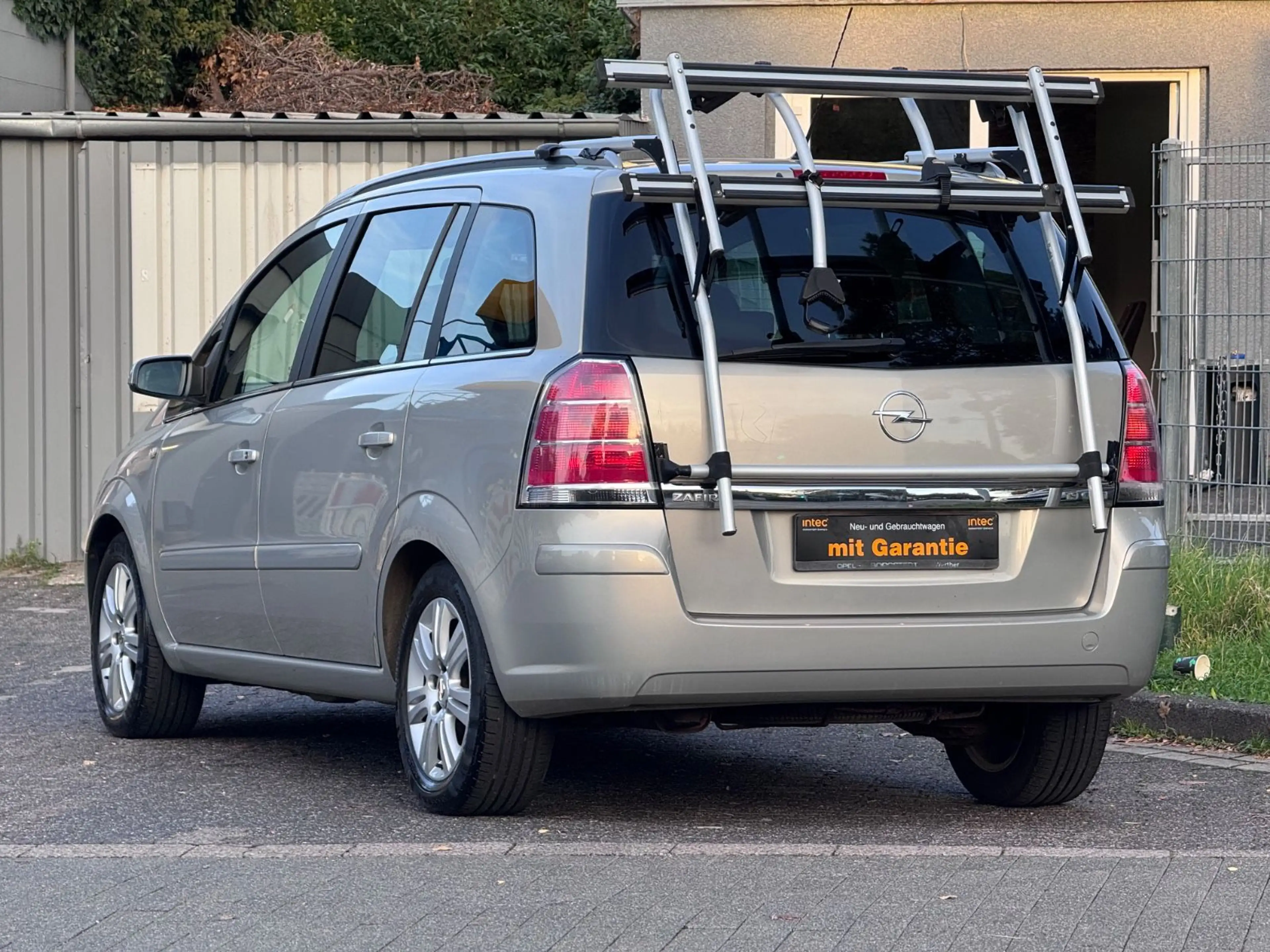 Opel Zafira 1.9 CDTI Edition 88kW 7-SITZER — photo 3