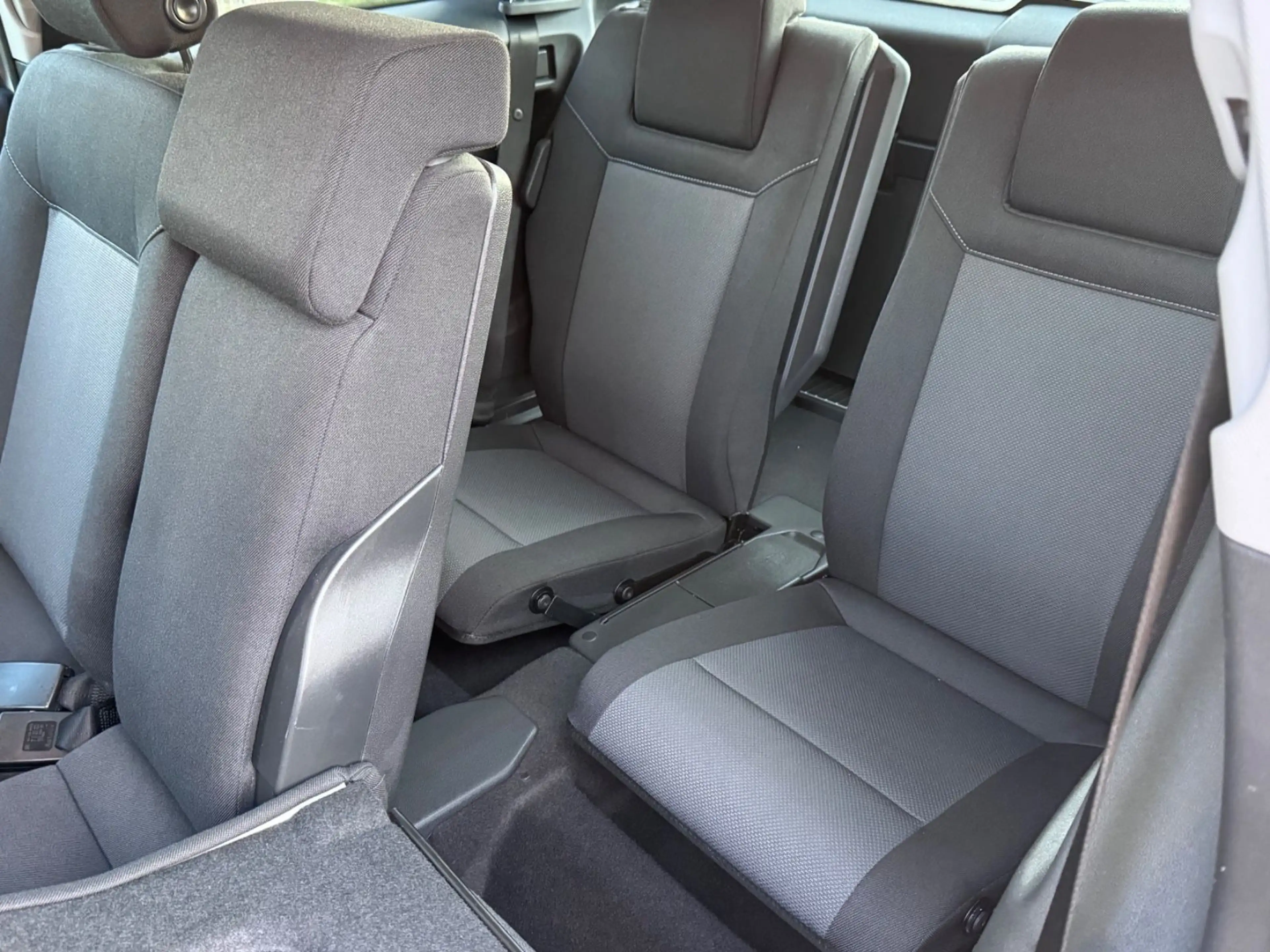 Opel Zafira 1.9 CDTI Edition 88kW 7-SITZER — photo 14