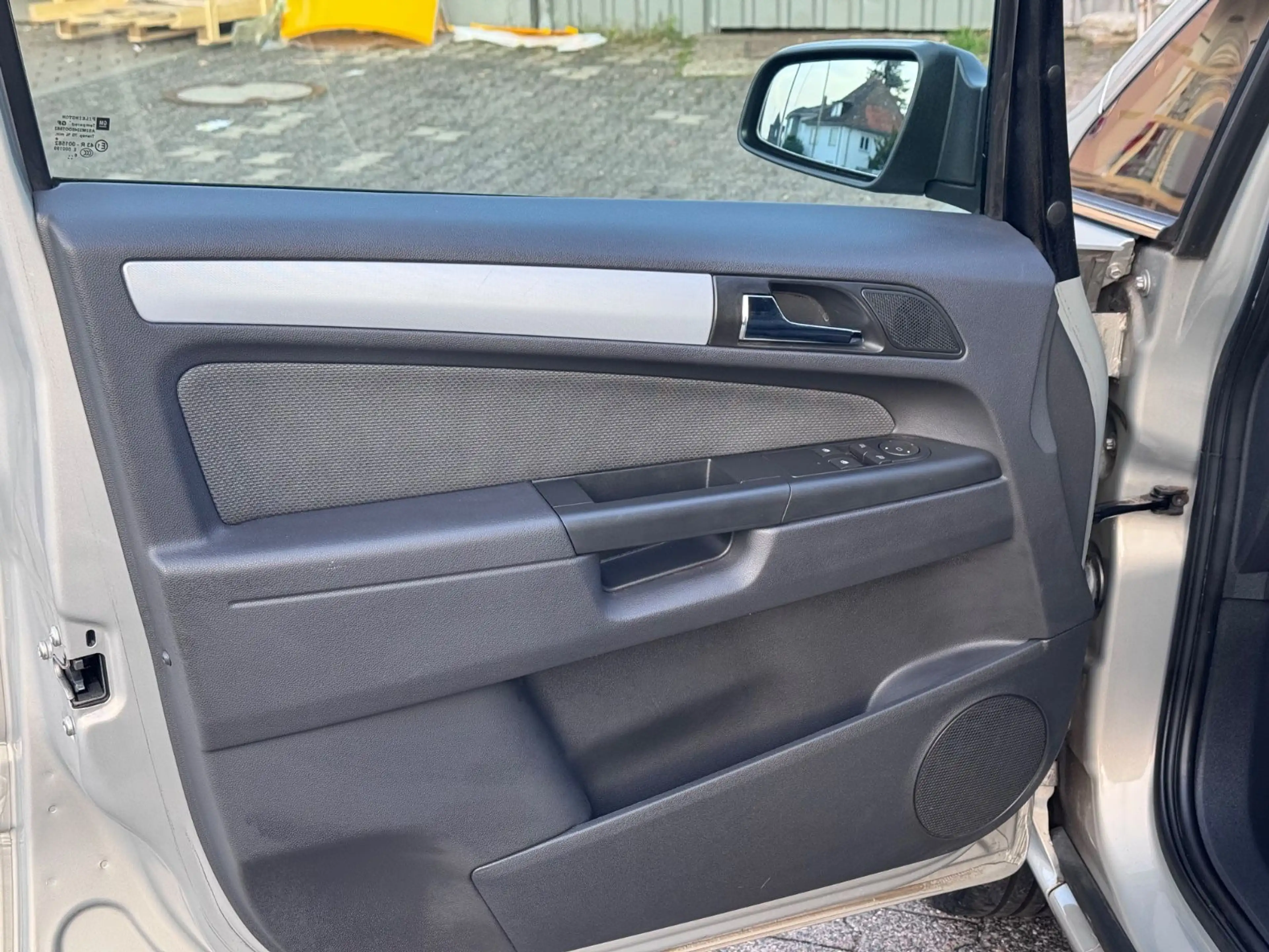 Opel Zafira 1.9 CDTI Edition 88kW 7-SITZER — photo 8