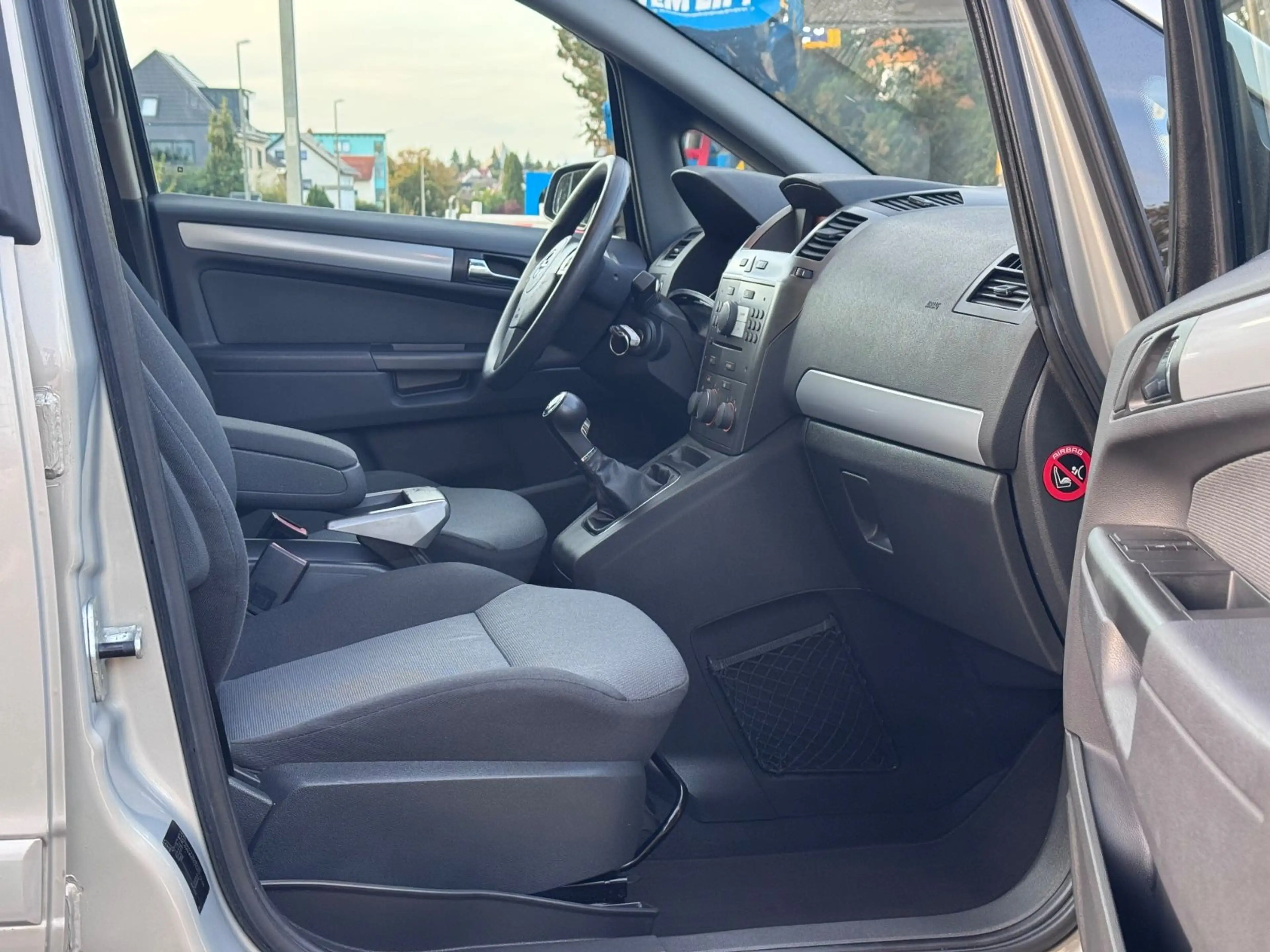 Opel Zafira 1.9 CDTI Edition 88kW 7-SITZER — photo 11