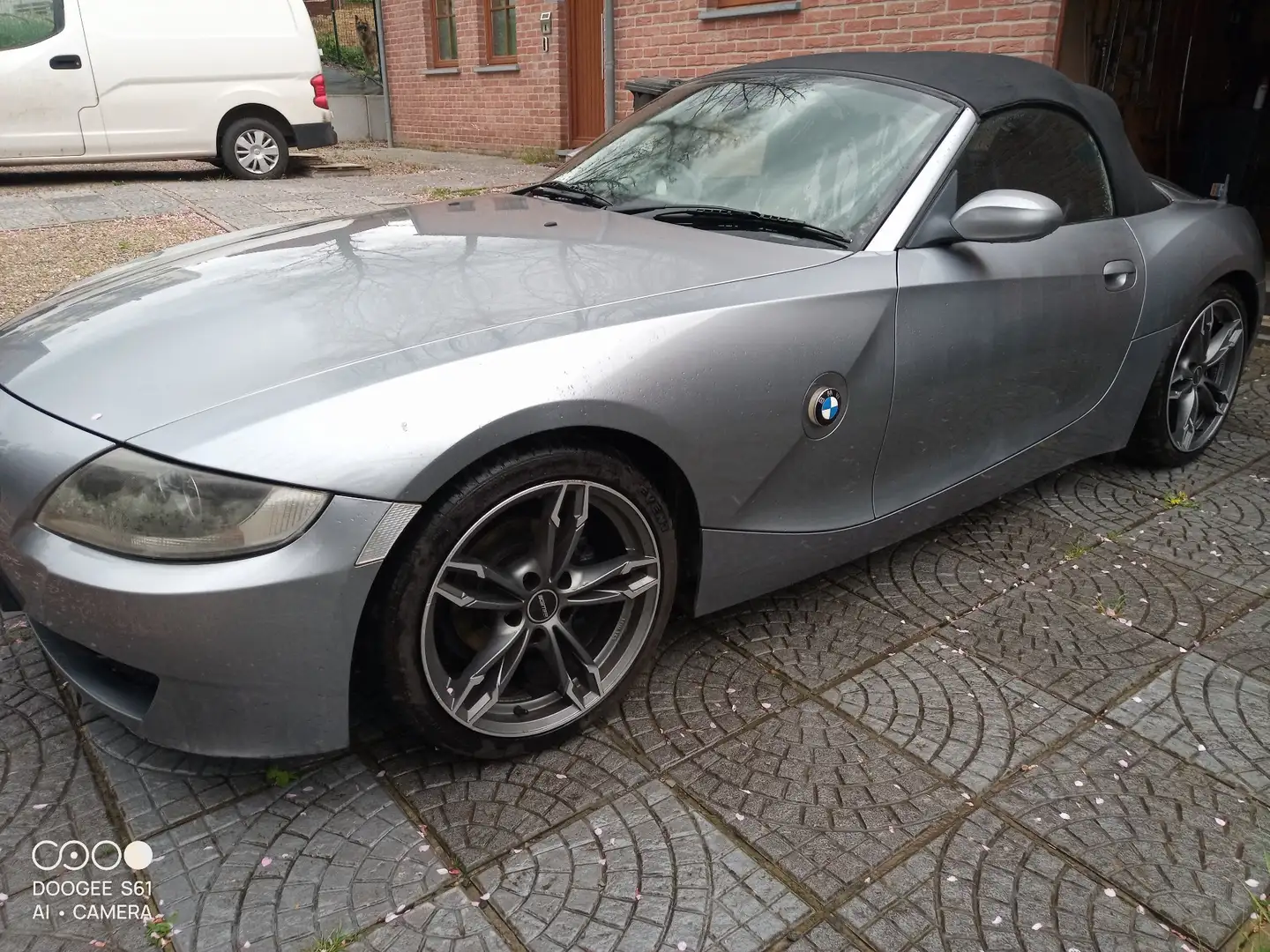 BMW Z4 2.0i 16v Zwart - 1