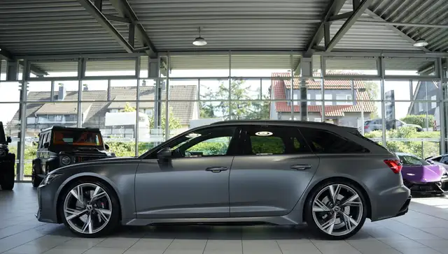 Audi RS6 view 11