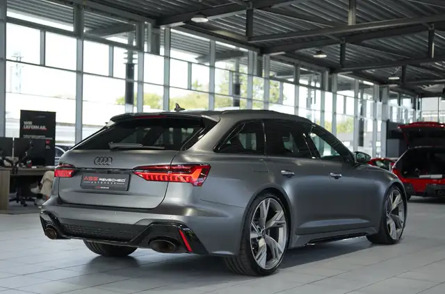 Audi RS6 view 8