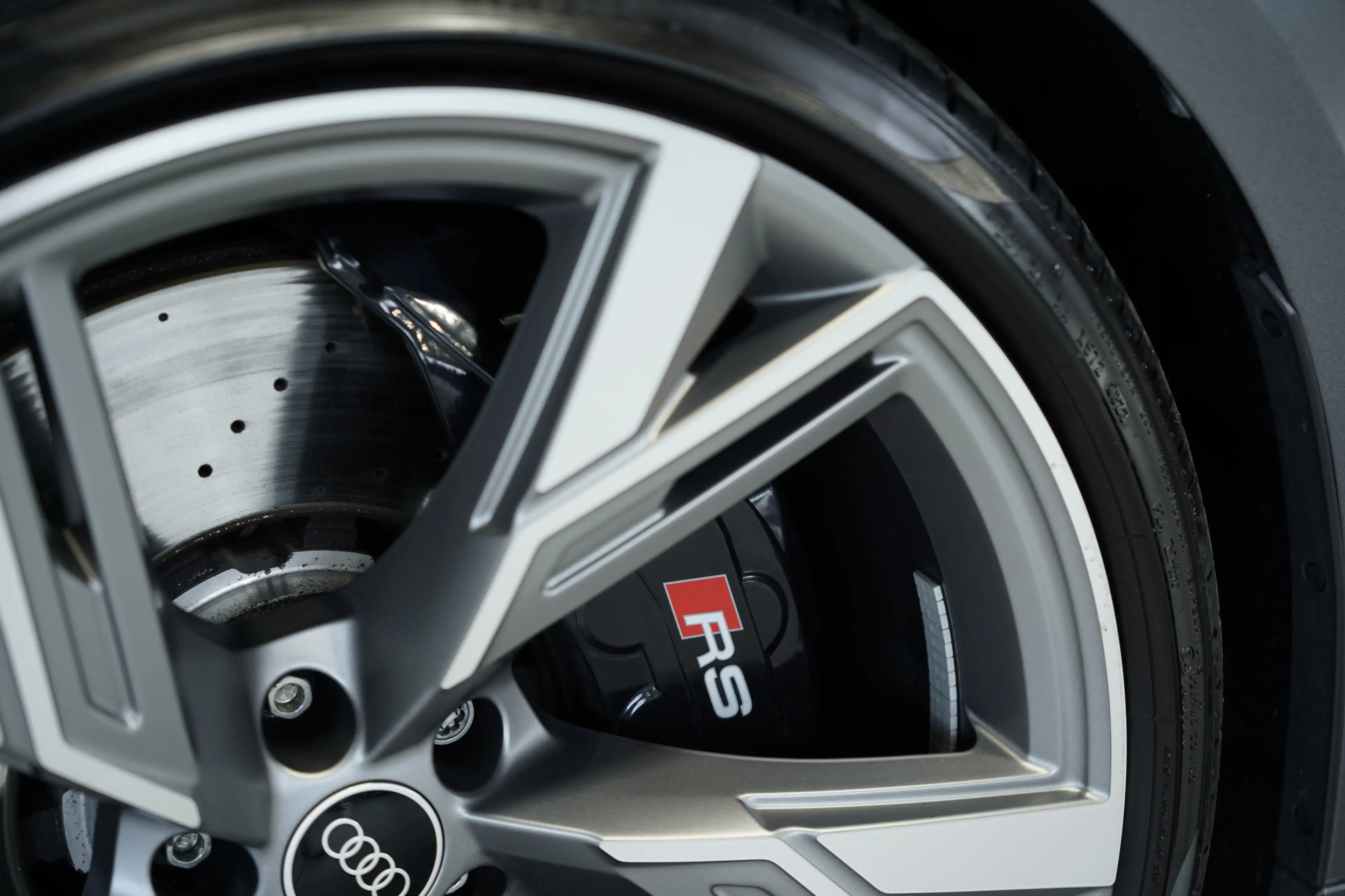 Audi RS6 Avant q. *22 *B&O*S-AGA*Pano*Virtual*Kamera — photo 14