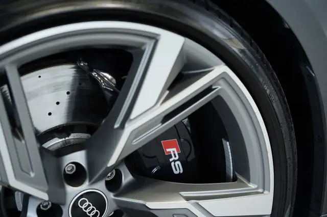 Audi RS6 view 14