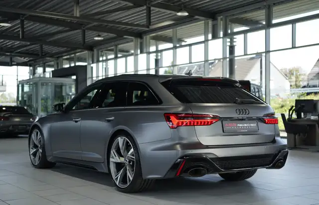 Audi RS6 view 10