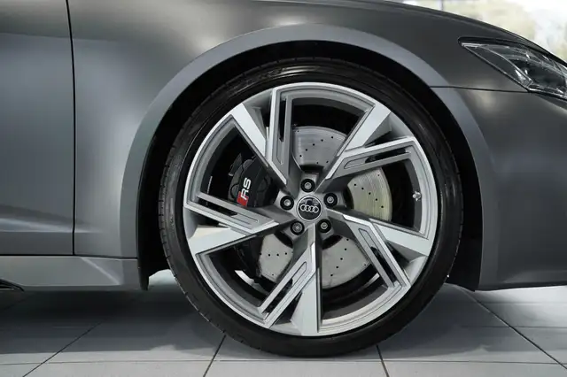 Audi RS6 view 12