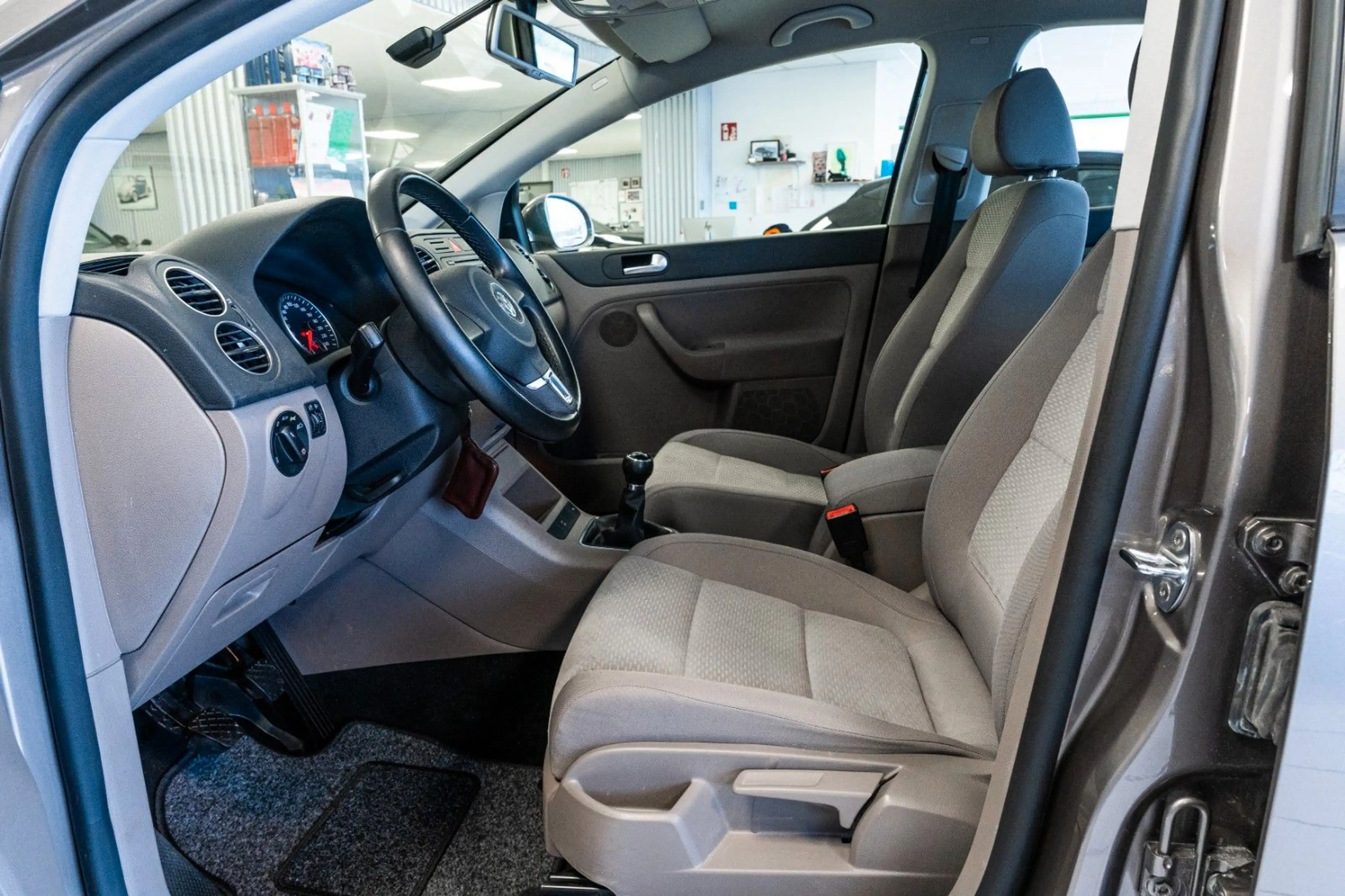Volkswagen Golf Plus VI 1.4 Benzin Comfortline 122 PS — photo 15