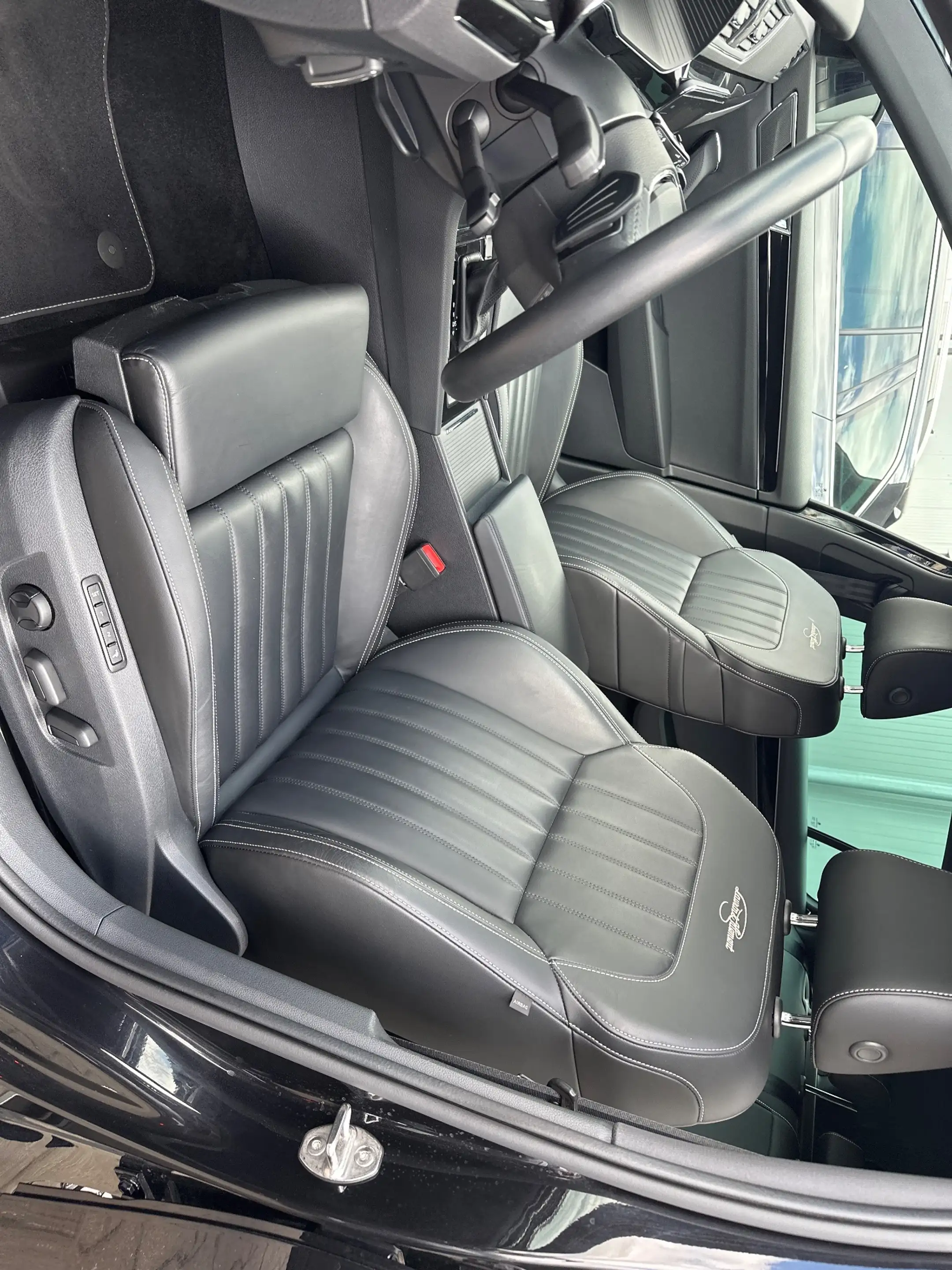 Skoda Superb Combi 2.0 TDI DSG L&K 4x4 NAV+LED+AHK+KAM+VCOCK — photo 11