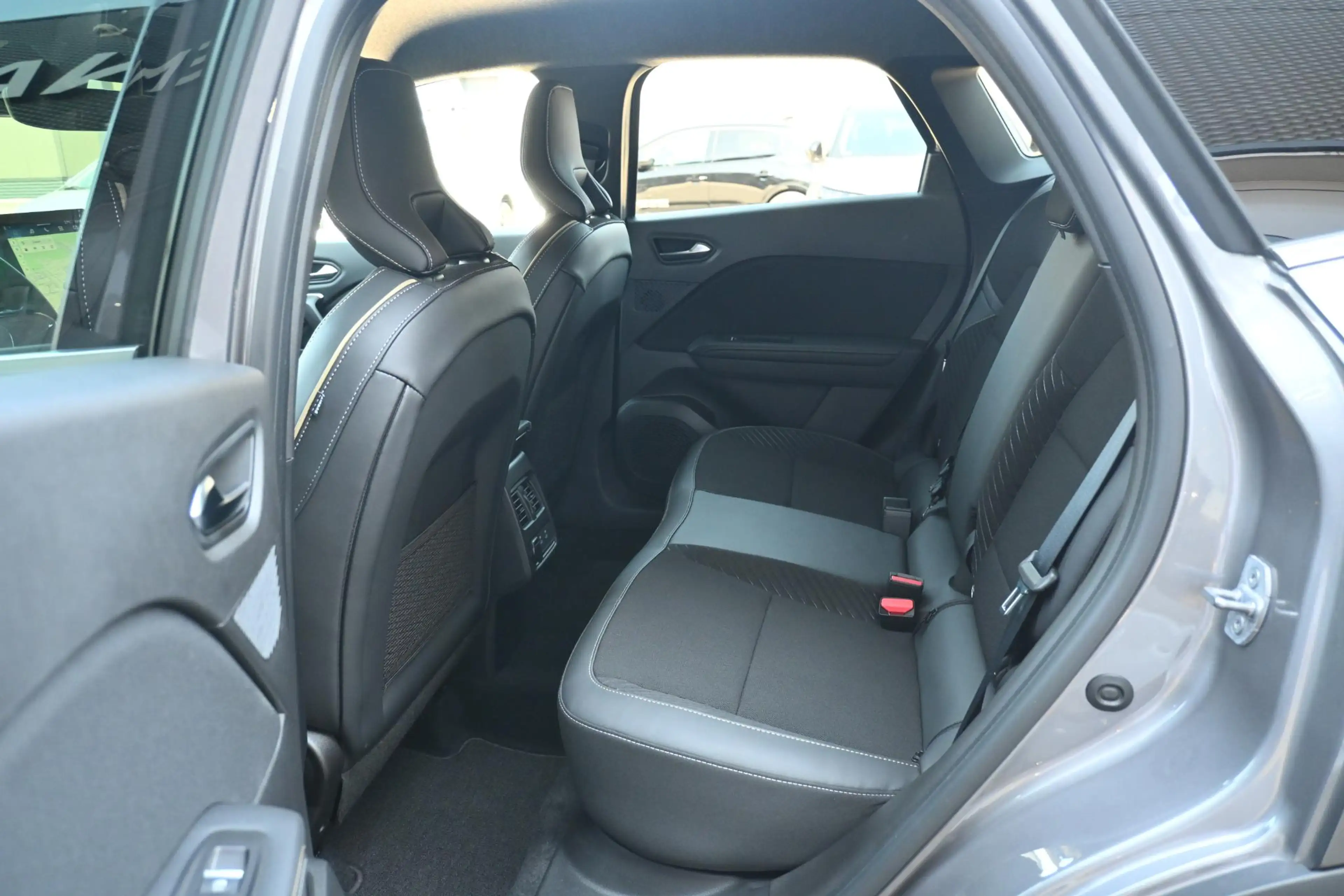 Renault Symbioz E-Tech full hybrid 145 iconic | STUUR/STOELVERWARM — photo 12