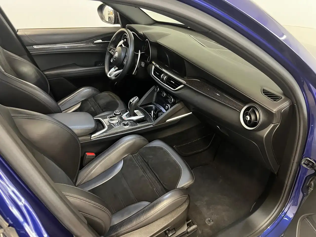 Alfa Romeo Stelvio 2021 — фото 12