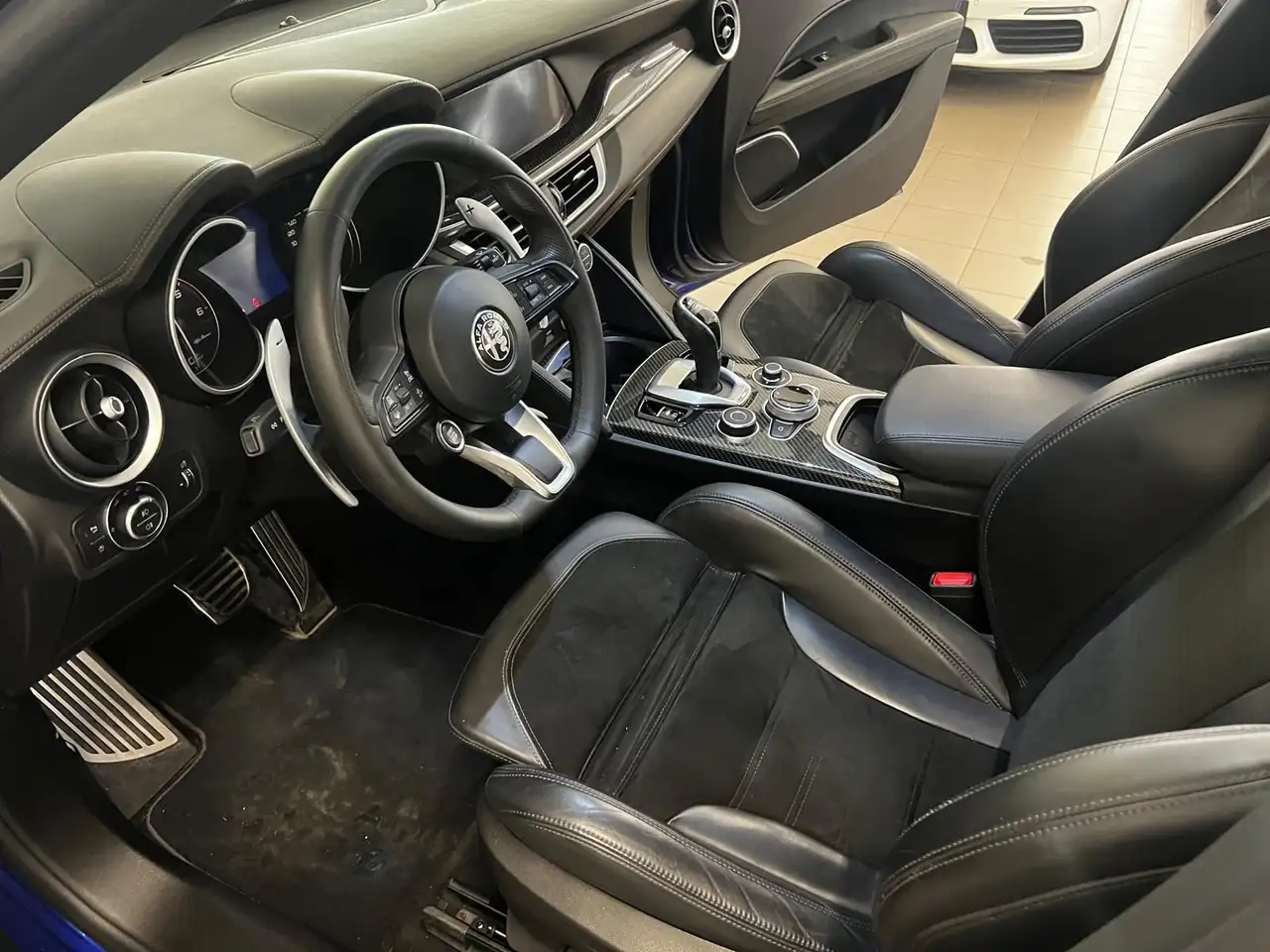 Alfa Romeo Stelvio 2021 — фото 11