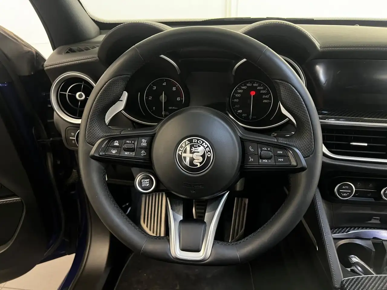Alfa Romeo Stelvio 2021 — фото 10