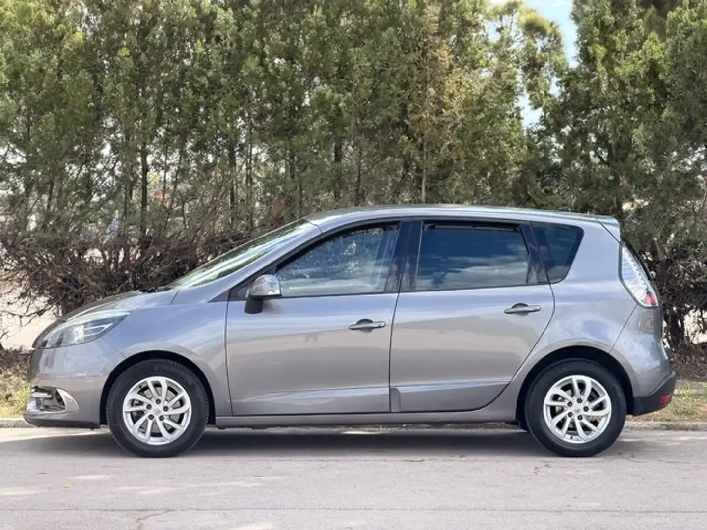 Renault Grand Scenic 1.6dCi Energy Dynamique 5pl. Beige - 2