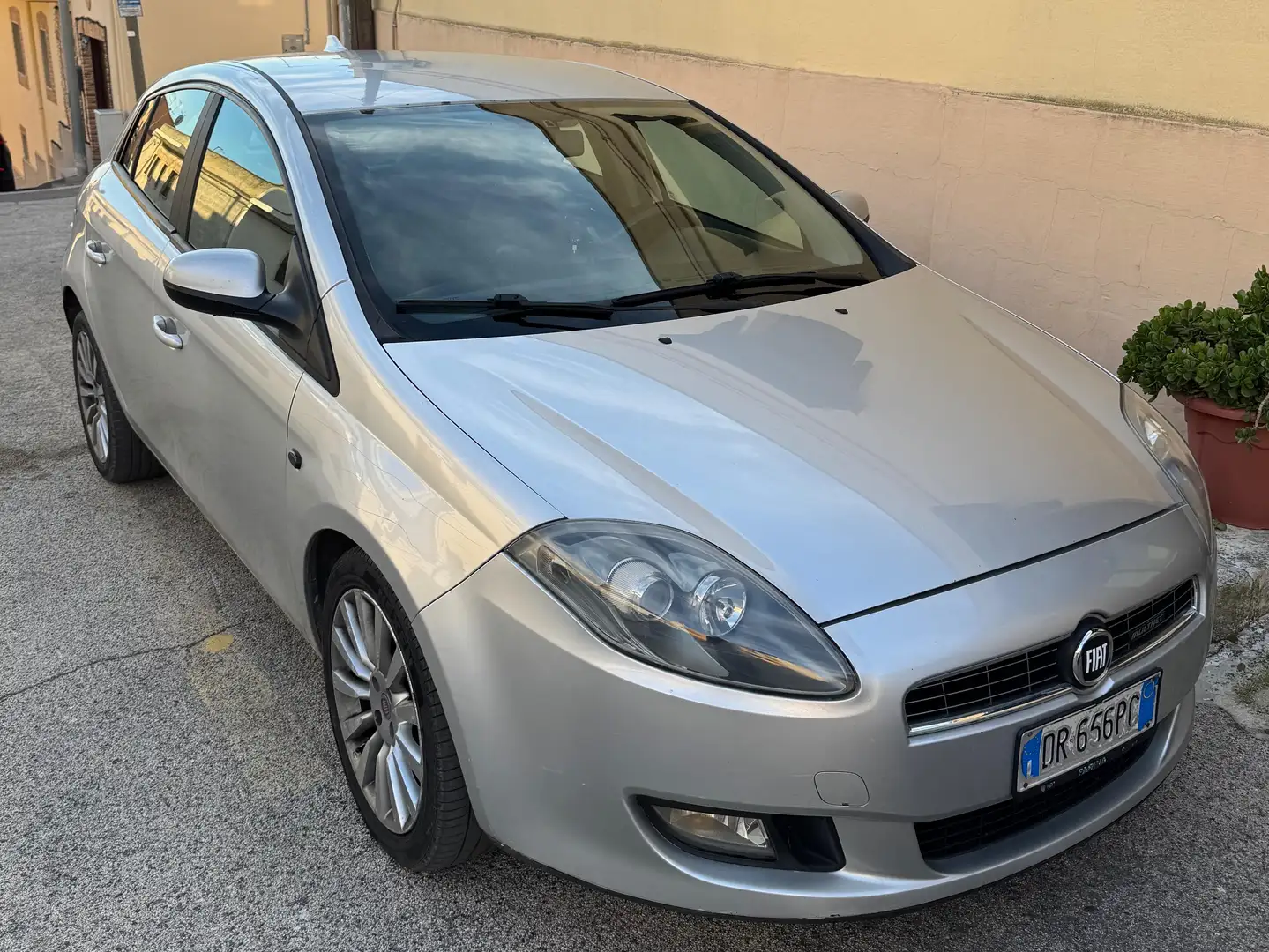 Fiat Bravo Bravo 1.6 mjt Emotion 120cv Plateado - 1