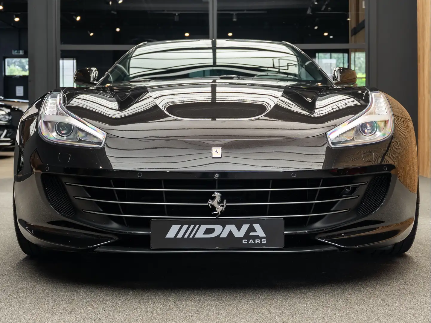 Ferrari GTC4 Lusso V8 Lusso T T 3.9 V8 Novitec Wheels Carbon Ventilat Zwart - 2