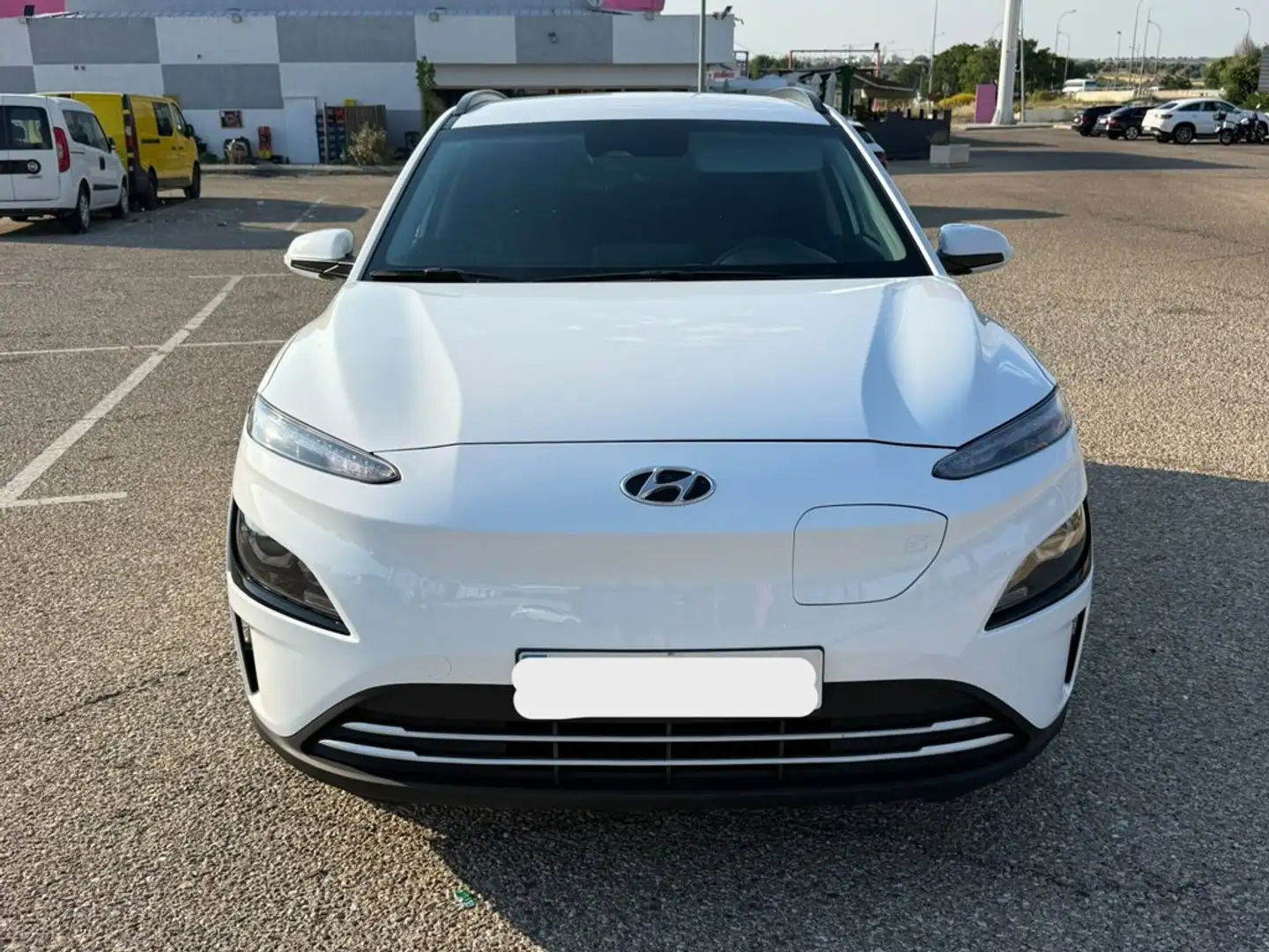 Hyundai KONA EV Maxx 150kW Blanco - 2