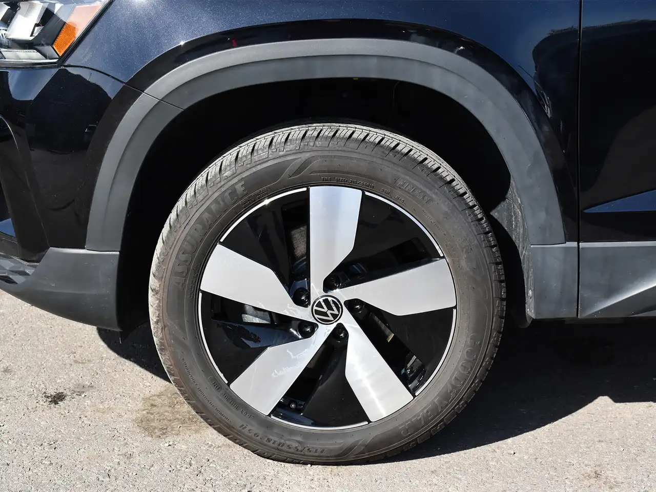 Volkswagen Taos снимка Volkswagen Taos