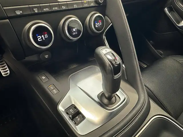 Jaguar E-Pace view 10