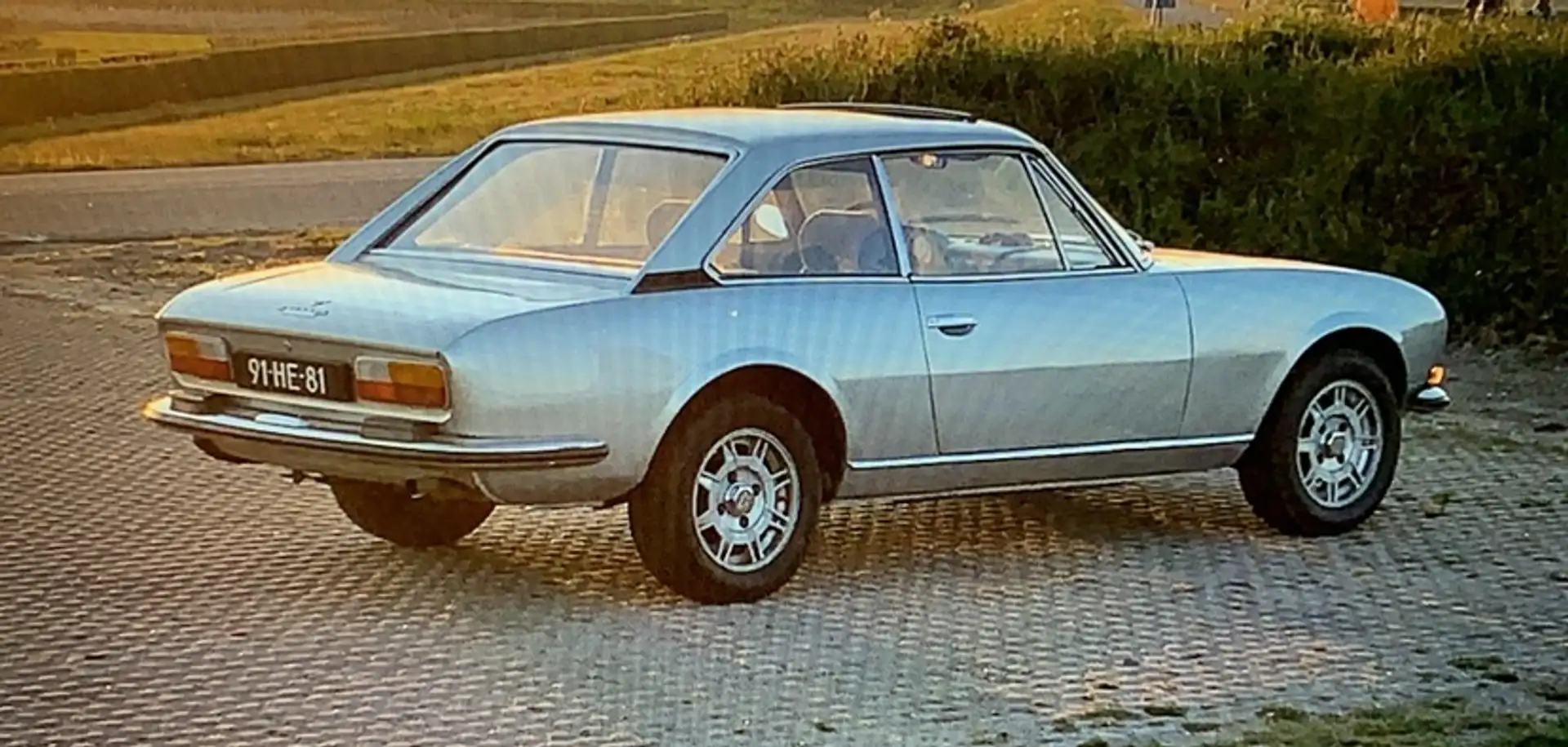Peugeot 504 2.7 V6 Coupé inj. Stříbrná - 1