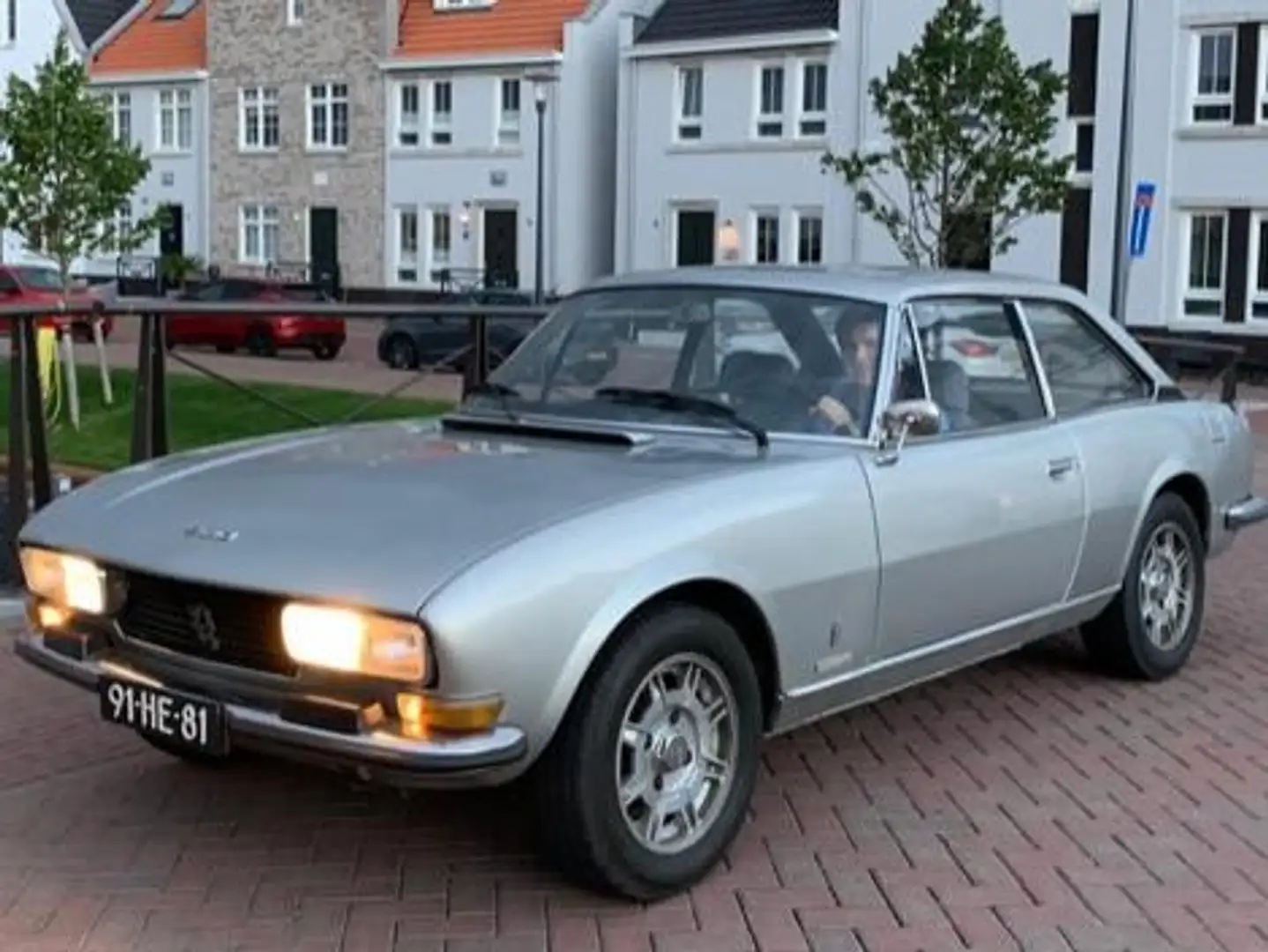 Peugeot 504 2.7 V6 Coupé inj. Stříbrná - 2