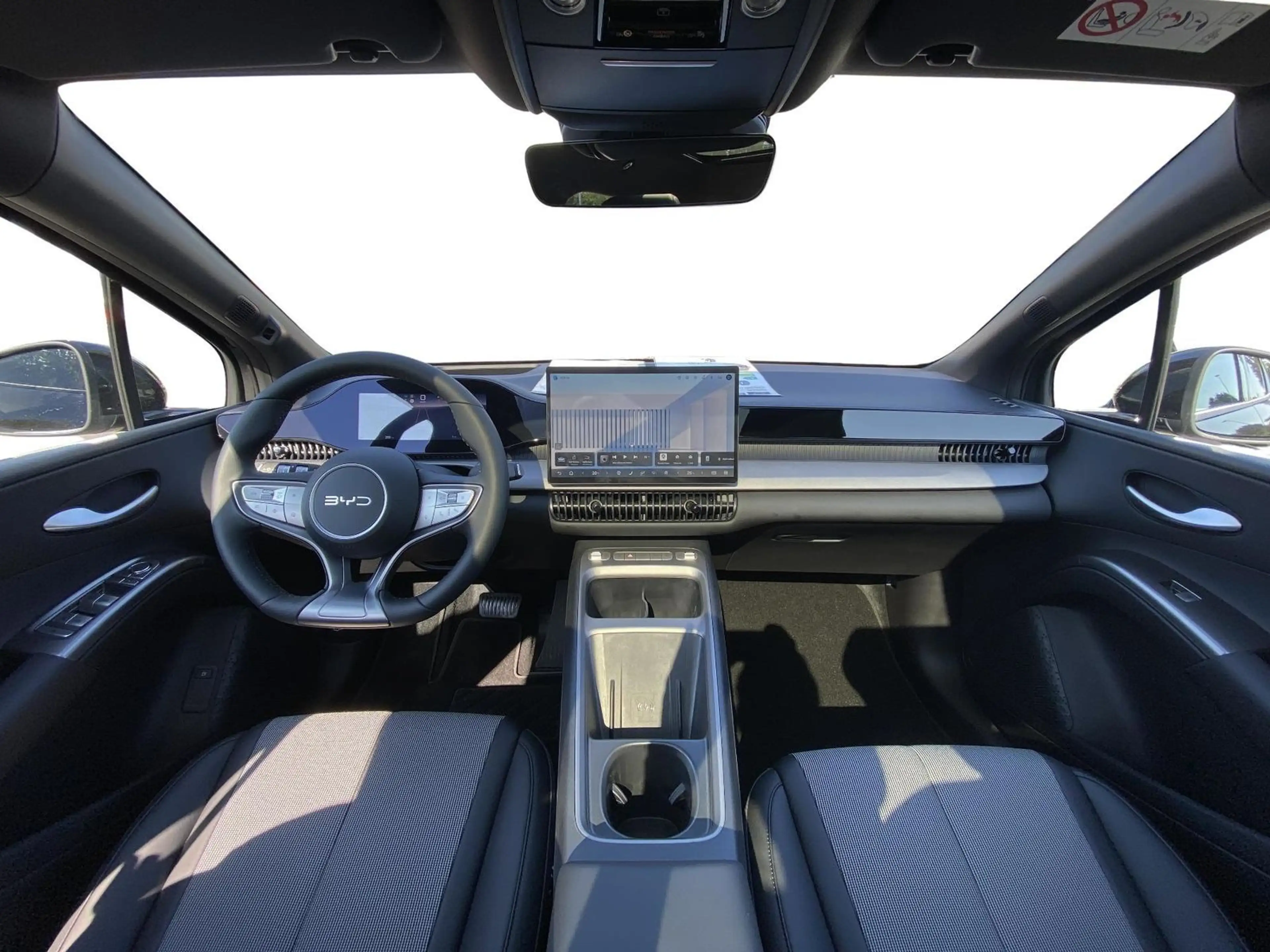 BYD Dolphin G DM-i Comfort — photo 9