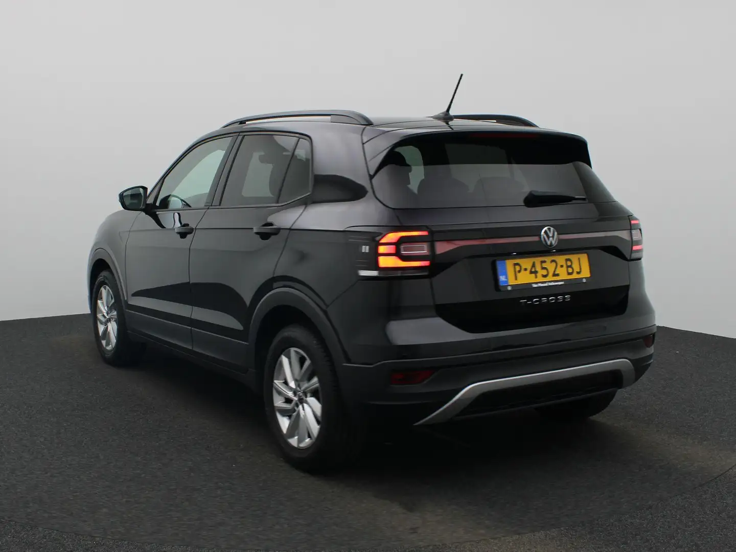 Volkswagen T-Cross 1.0 TSI Life | NAVIGATIE | APPLE CARPLAY - ANDRIOD Zwart - 2