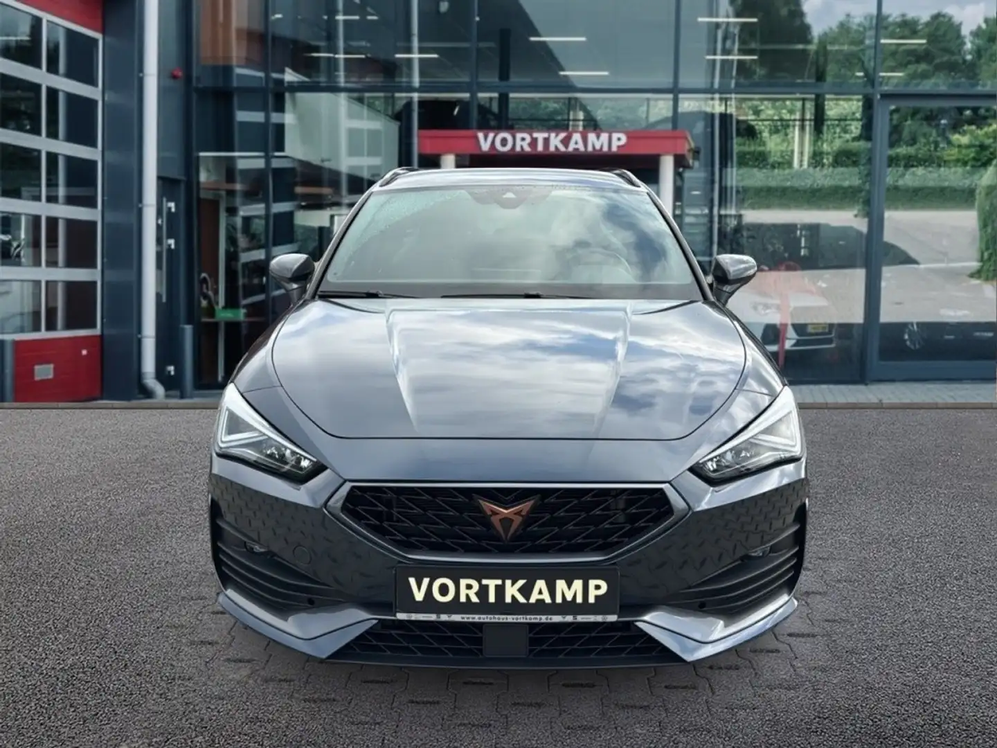 CUPRA Leon 1.4 TSI DSG E-HYBRID TREKHAAK/NAVI/CARPLAY/ACC/PDC Grijs - 2