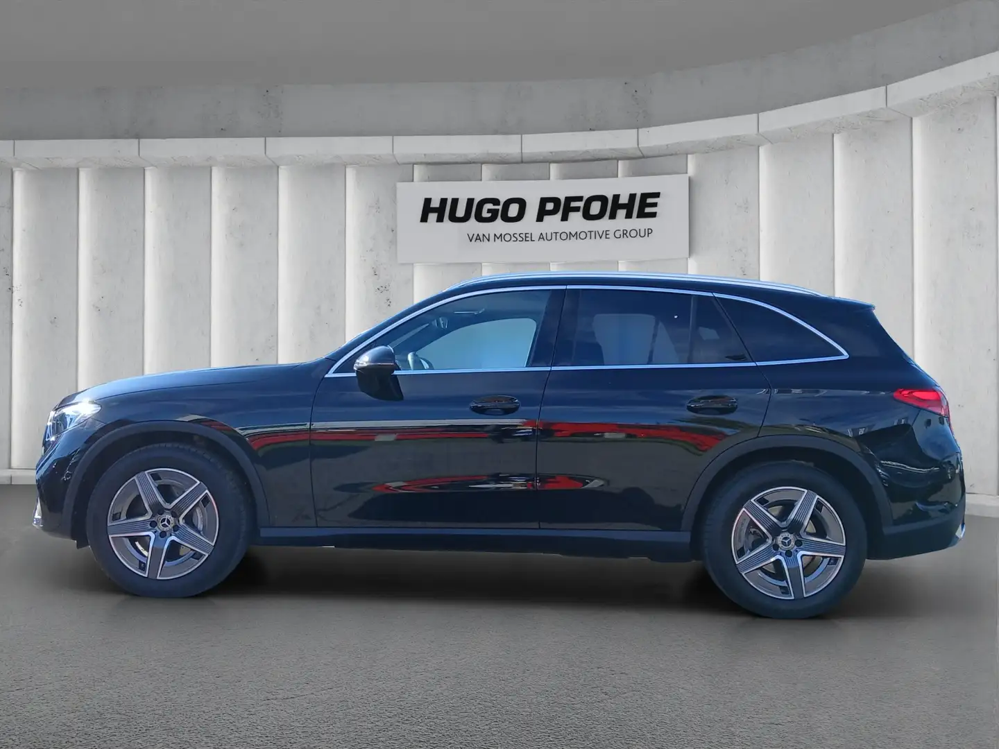 Mercedes-Benz GLC 300 d AMG Line 4Matic Schwarz - 2