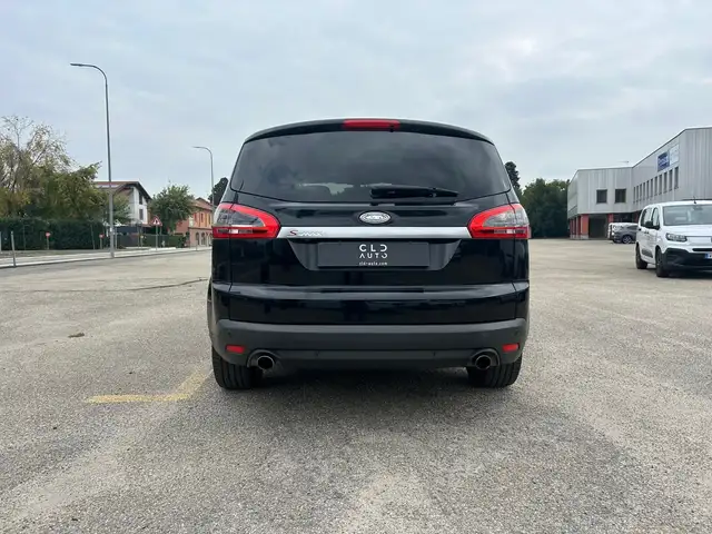 Ford S-Max view 3