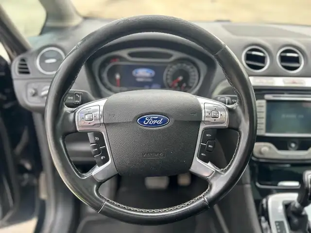 Ford S-Max view 10