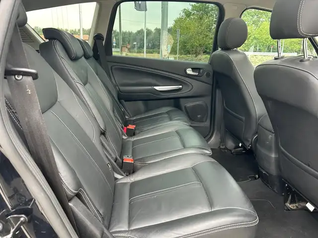 Ford S-Max view 8