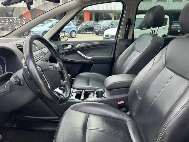 Ford S-Max view 6