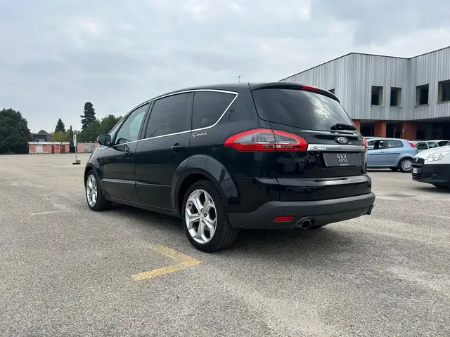 Ford S-Max view 2