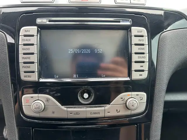 Ford S-Max view 11