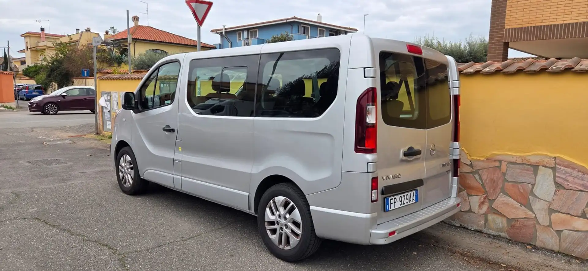 Opel Vivaro 1.6  CV 125  9 POSTI Argento - 1