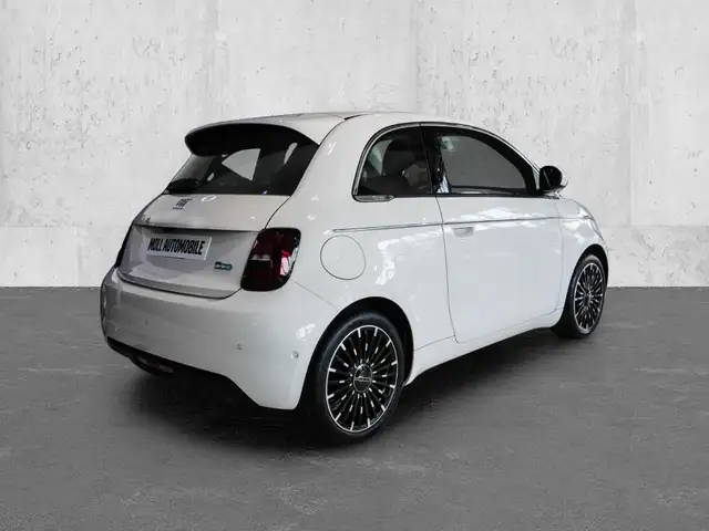 Fiat 500e view 2