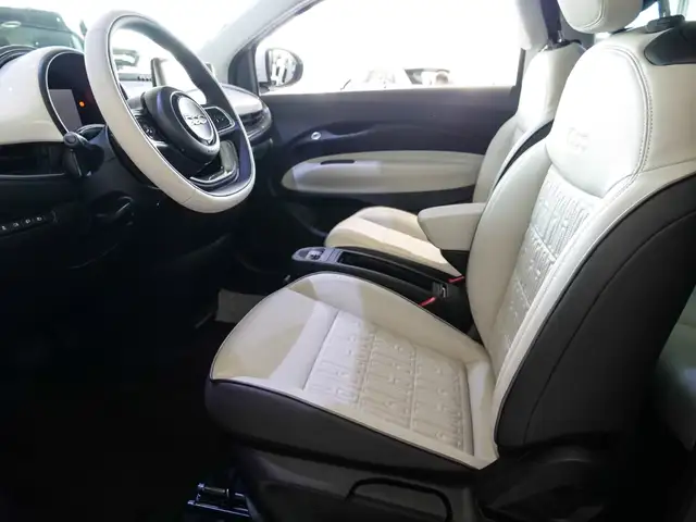 Fiat 500e view 6
