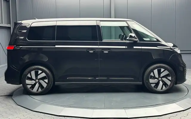 Volkswagen Id. Buzz view 6
