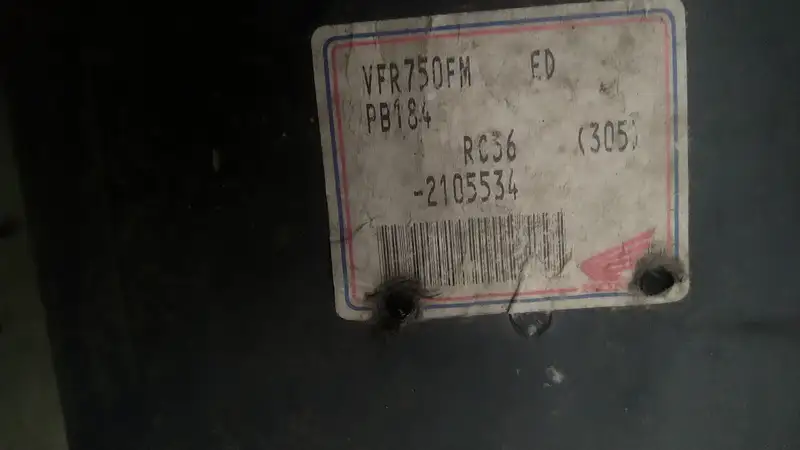 Honda VFR 750 - foto 5