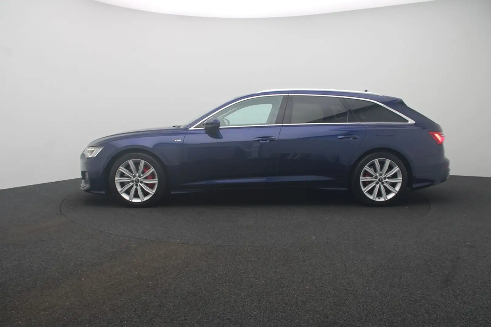 Audi A6 Avant 55 TFSI e quattro . LED Navi Pano HuD Bleu - 2