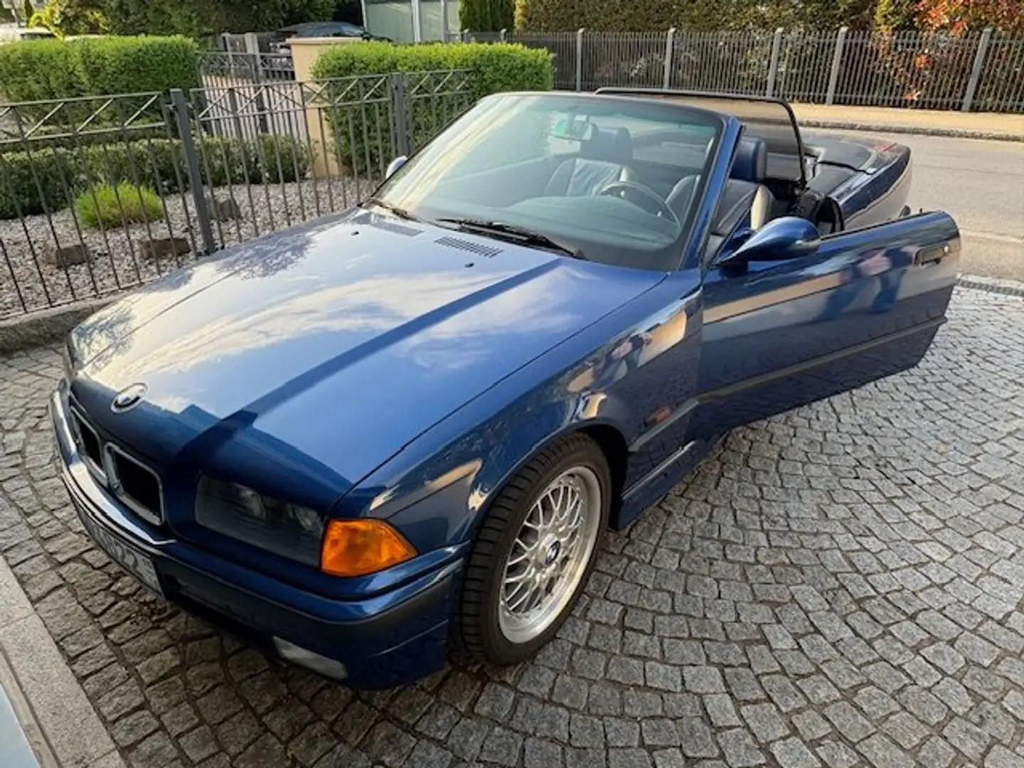 BMW 318 3er 318i Bleu - 2